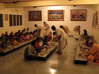 Mahaprabhu Devotees Prasadam