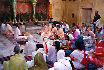 Giri Maharaja Speaks Hari-katha