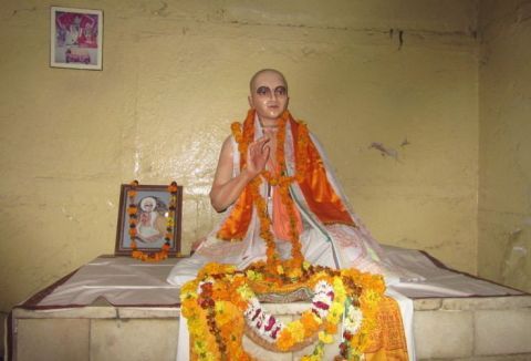 Sri Jiva Goswami Samadhi at Sri Sri Radha Damodara Mandir