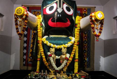 jagannatha and gaura gadadhara