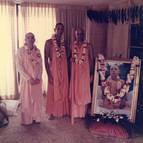 Gaura Purnima 1986, Hawai, Swami B.G Narasingha giving sannyasa initiation
