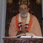 Swami B.B Vishnu giving class